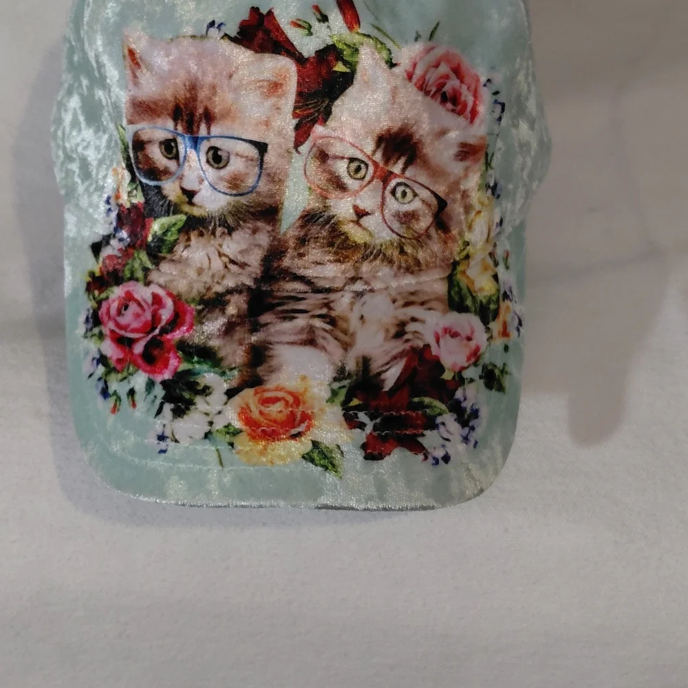 Adorable Velvet Cat Cap with Floral Design - Picture 2 of 7